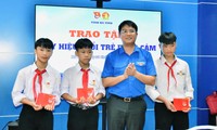  Bé trai 10 tuổi bị nước suối cuốn trôi trên đường đi học về 第8张