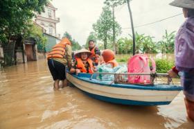 Siêu bão tàn phá nặng nề, UNICEF chuyển nước sạch, các BV huy động khẩn cấp