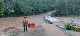  Bão số 4: Mưa lớn khiến nhiều bản làng ở Quảng Bình, Quảng Trị bị cô lập, chia cắt