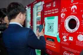 Coca-Cola giảm trung bình 2.000 tấn nhựa nguyên sinh hàng năm  第1张