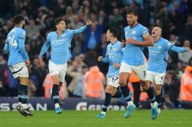 Man City chật vật hòa Arsenal: Nín thở vì Rodri