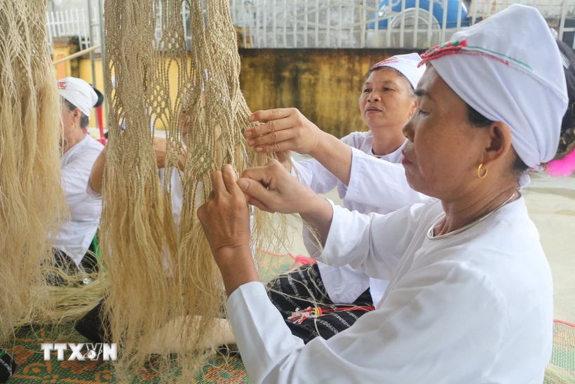  Để võng gai của đồng bào dân tộc Thổ ở Nghệ An vươn xa 