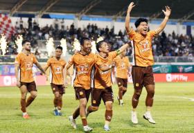 HAGL dẫn đầu V-League 