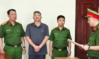  Công an tuần tra đêm, bắt quả tang &apos;cát tặc&apos; trên sông Tiền 第3张