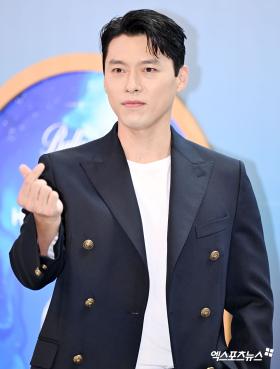 Hyun Bin được khen 'đẹp như tạc tượng' 