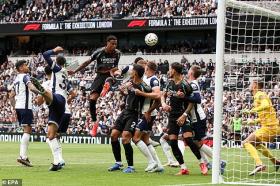 Tranh cãi nảy lửa về bàn thắng giúp Arsenal đánh bại Tottenham