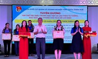  Lễ tuyên dương &apos;đặc biệt&apos; cho 384 học sinh danh dự toàn trường 