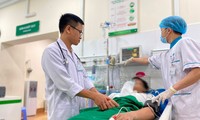  12 học sinh ở Kiên Giang nhập viện, nghi bị ngộ độc thực phẩm 