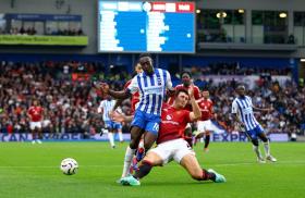  Brighton ghi bàn phút bù giờ, Man United thua đau tại sân AMEX