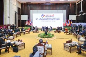  Củng cố lập trường nguyên tắc của ASEAN về Biển Đông 