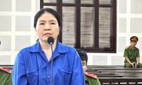  Bắt kẻ buôn bán ma túy luôn thủ súng để phòng thân 