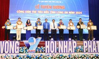  Công bố đặc xá phạm nhân và khen thưởng tập thể phá án nhanh tại Long An 