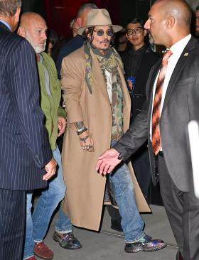 Johnny Depp mở triển lãm nghệ thuật đầu tiên ở New York 