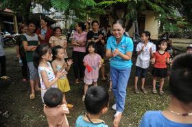 Vượt lũ mang Trung thu cho trẻ