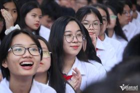 ‘Giáo viên dạy tiếng Anh lắp bắp khi giao tiếp với người nước ngoài’