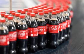 Coca-Cola thu hồi 28 triệu chai ở Áo do có thể lẫn mảnh kim loại nhỏ