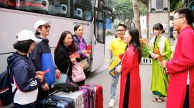 Tour Tết khởi động sớm, giá tăng nhẹ