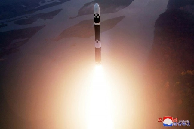  THẾ GIỚI 24H: Hàn Quốc trừng phạt Triều Tiên sau vụ phóng ICBM 