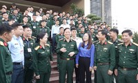  100 thủ lĩnh thanh niên Quân đội giao lưu, trải nghiệm tại Học viện Thanh thiếu niên Việt Nam 