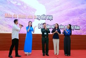  100 thủ lĩnh thanh niên Quân đội giao lưu, trải nghiệm tại Học viện Thanh thiếu niên Việt Nam 